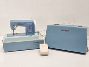Wonderful Collection of Vintage &amp Antique Toy Sewing Machines #1