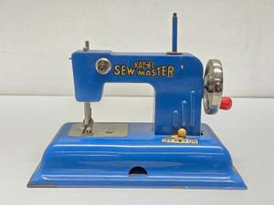 Wonderful Collection of Vintage &amp Antique Toy Sewing Machines #9