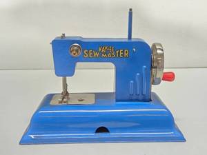 Wonderful Collection of Vintage &amp Antique Toy Sewing Machines #11