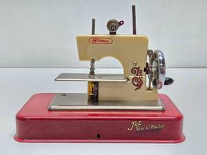 Wonderful Collection of Vintage &amp Antique Toy Sewing Machines #18