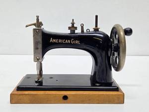 Wonderful Collection of Vintage &amp Antique Toy Sewing Machines #21