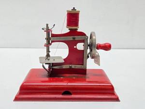 Wonderful Collection of Vintage &amp Antique Toy Sewing Machines #22