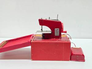 Wonderful Collection of Vintage &amp Antique Toy Sewing Machines #23