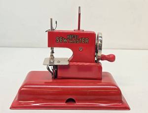 Wonderful Collection of Vintage &amp Antique Toy Sewing Machines #29