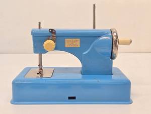 Wonderful Collection of Vintage &amp Antique Toy Sewing Machines #30