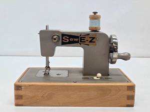 Wonderful Collection of Vintage &amp Antique Toy Sewing Machines #38
