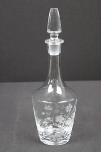 Crystal Glass Decanter with Stopper - Engraved Floral Pattern