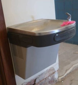 WATER FOUNTAIN   (HALL 305)
