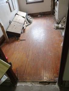 ANTIQUE HARDWOOD MAPLE FLOORING  (NEXT TO R314)