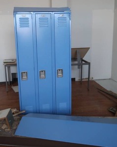 BLUE LOCKERS   R323