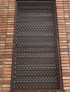 ANTIQUE  ARCHITECTURAL GRATE  DOOR 1R