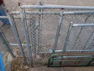 4 FENCE PANELS