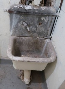 CAST IRON SINK 101A