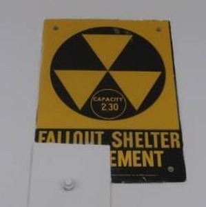 FALL OUT SHELTER SIGN. (LUNCH R ARE)