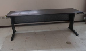 LONG WORK TABLE (R112)