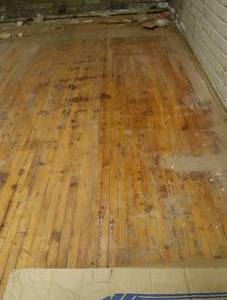 ANTIQUE HARDWOOD MAPLE FLOORING (BACK ROOM)