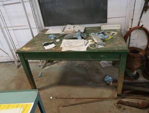 ANTIQUE WOODEN TABLE