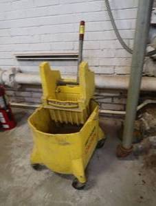 HEAVY DUTY MOP BUCKET