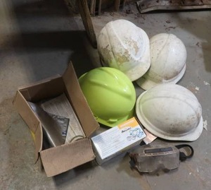 4 SAFETY HATS  GOGGLES