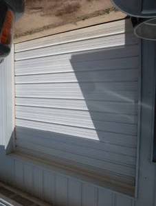 10 X9 INSULATED GARAGE DOOR WITH OPENER