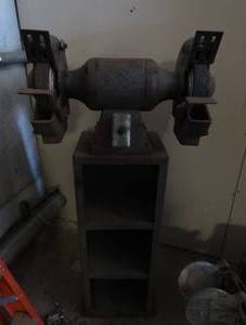 DOUBLE GRINDER ON METAL BENCH