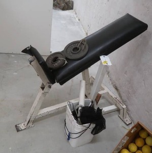 HEAVY DUTY WEIGHT BENCH