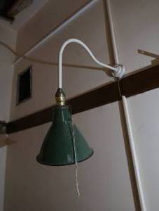 ANTIQUE GREEN ENAMEL LIGHT R209