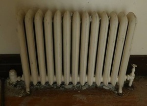 30 ANTIQUE RADIATOR R209