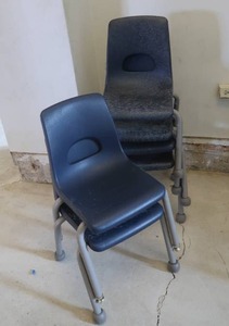6 SMALL STUDENT CHAIRS