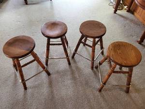 4 Solid 24 Stools Solid Condition