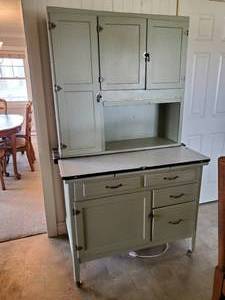 Beautiful Early 20th Century Hoosier Cabinet With Porcelain Top