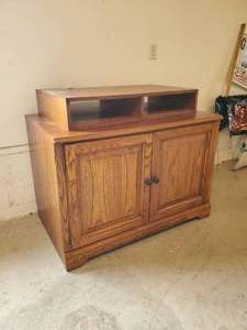 Very Large Solid tv Stand In good condition