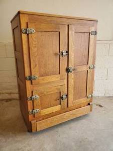 Early 20th Century Solid Oak Antique Ice Box Beautiful Piece on Casters