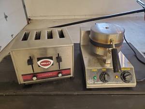 2 industrial Quality Kitchen Appliances Welles Toaster and Carnival King Waffle Maker