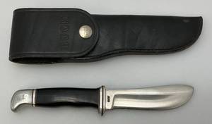 Vintage BUCK USA Beaver Skinner Knife With 4 Blade &  Leather Sheath