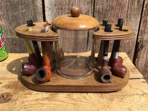 MCM Tobacco Pipe Holder - Including 8 Pipes