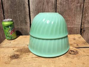 (2) FIRE KING - Nesting Swirl Jadeite Bowls - 8  9 - Nice