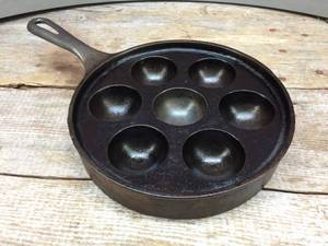 Vintage GRISWOLD No. 32 Cast Iron Hole AEBLESKIVER 962 Pan