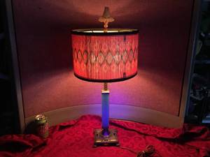 Fabulous DecoMCM Table Lamp with Jadeite Glass  Funkadelic Shade