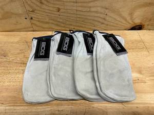 BDG brand split leather mitt one size (lot of 4)