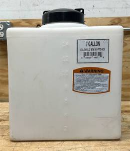 Norwesco, 7 Gallon Flat Bottom Utility Tank, Max. Capacity 7 Gal, Max. PSI 0 Material Polyethylene, Model# 44852-DS #6118721 Msrp $122.99