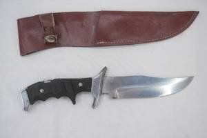 Vintage Buck Knife 5.5 blade. with sheath