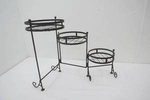 3-tier metal plant stand. Foldable, adjustable.