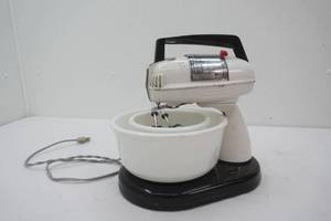 Vintage Montgomery Ward Electric Blender  Mixer. Model VDC 2021