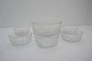 Vintage Arcoroc France Clear Glass Diamond Starburst Serving Bowl Set