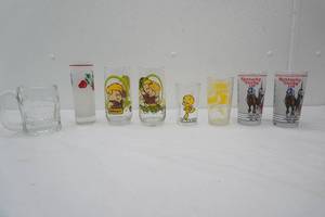 Vintage 1988 Kentucky Derby 114 Glasses Vintage Pizza Hut Flintstones Glasses, Vintage Tweety, Vintage Teleflora Frosted Strawberry Tom Collins Tumblr