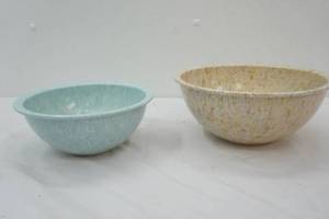 Vintage Brooke Park Confetti Splatter Mixing Bowls