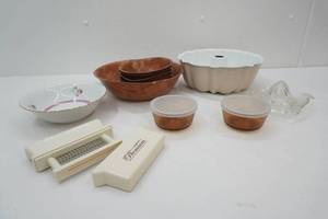 Kitchenware, Bakeware, Serving Bowls, Glass Juicer