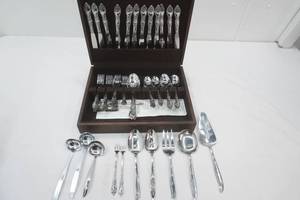 Stainless Steel Oneida Flatware Set & Serving Utensils