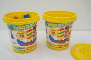 Vintage Toys Tyco Building Blocks